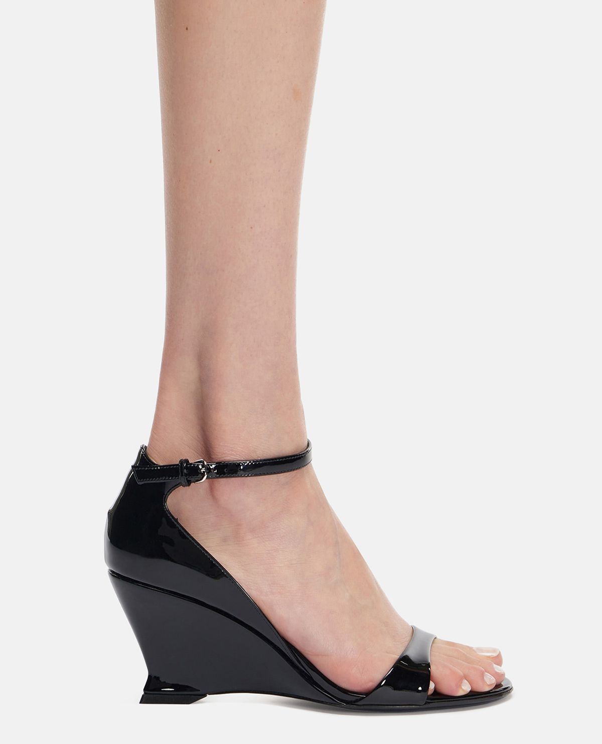 Giày sandal cao gót đế xuồng