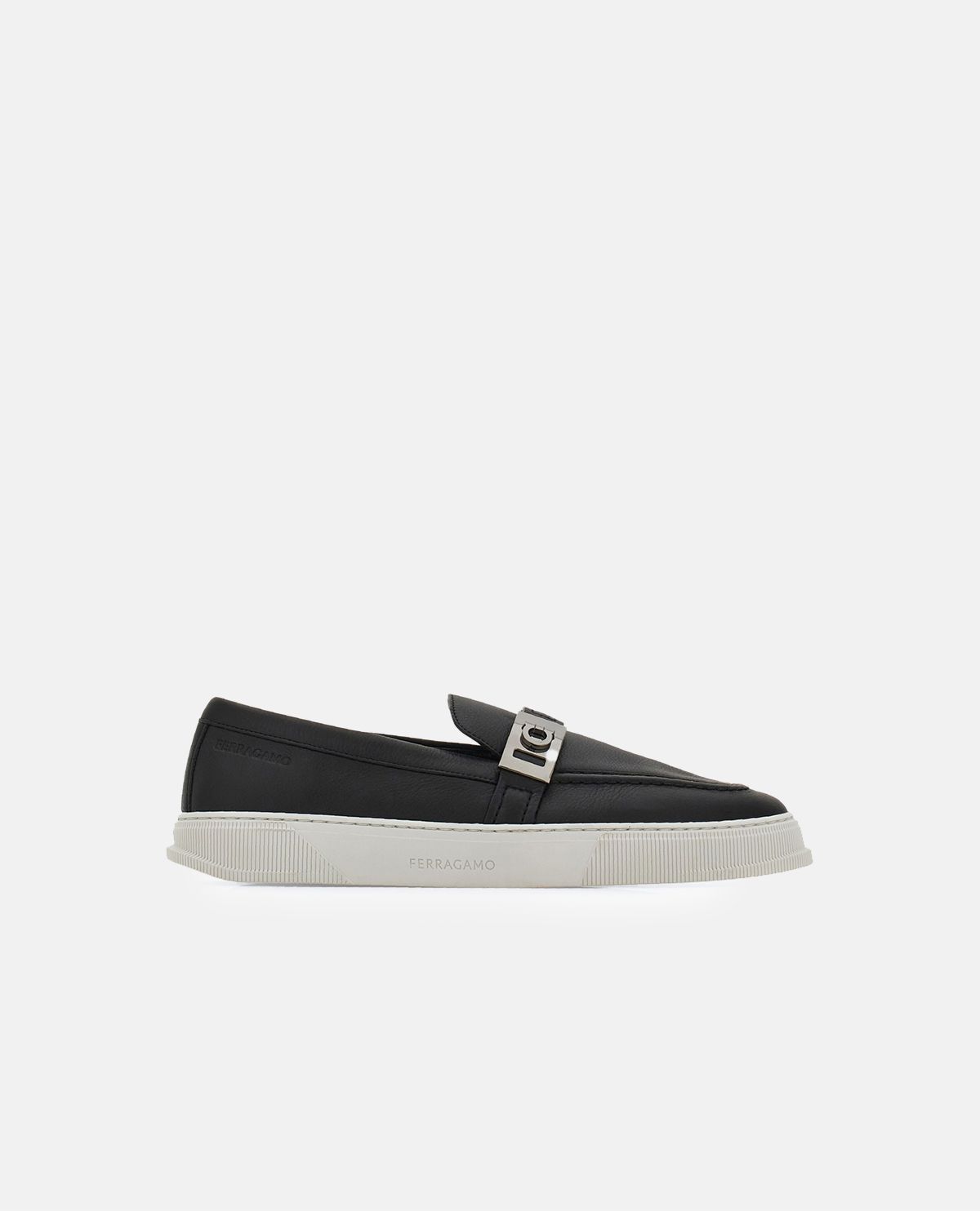 Giày slip-on Hybrid phối khóa Hug