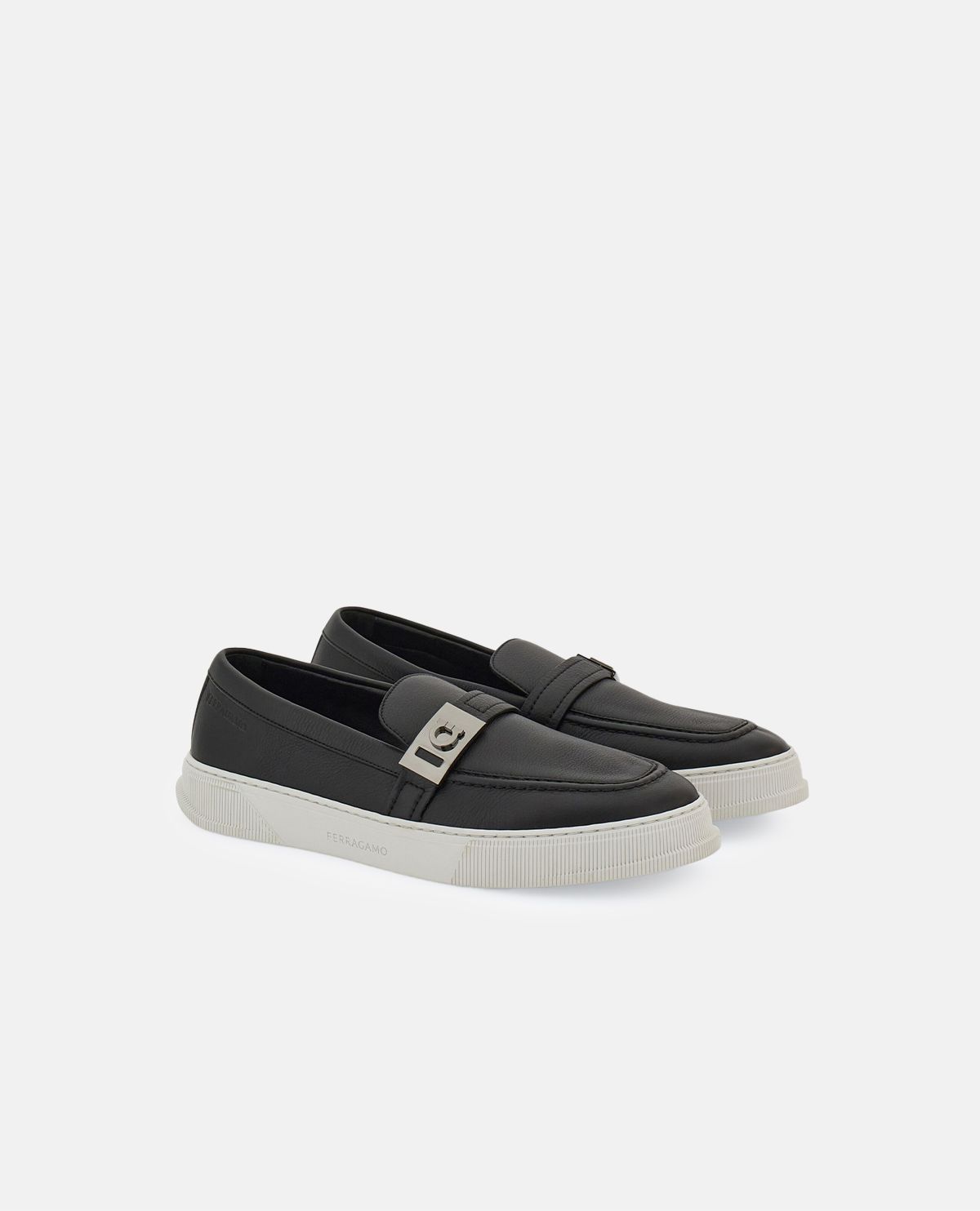 Giày slip-on Hybrid phối khóa Hug