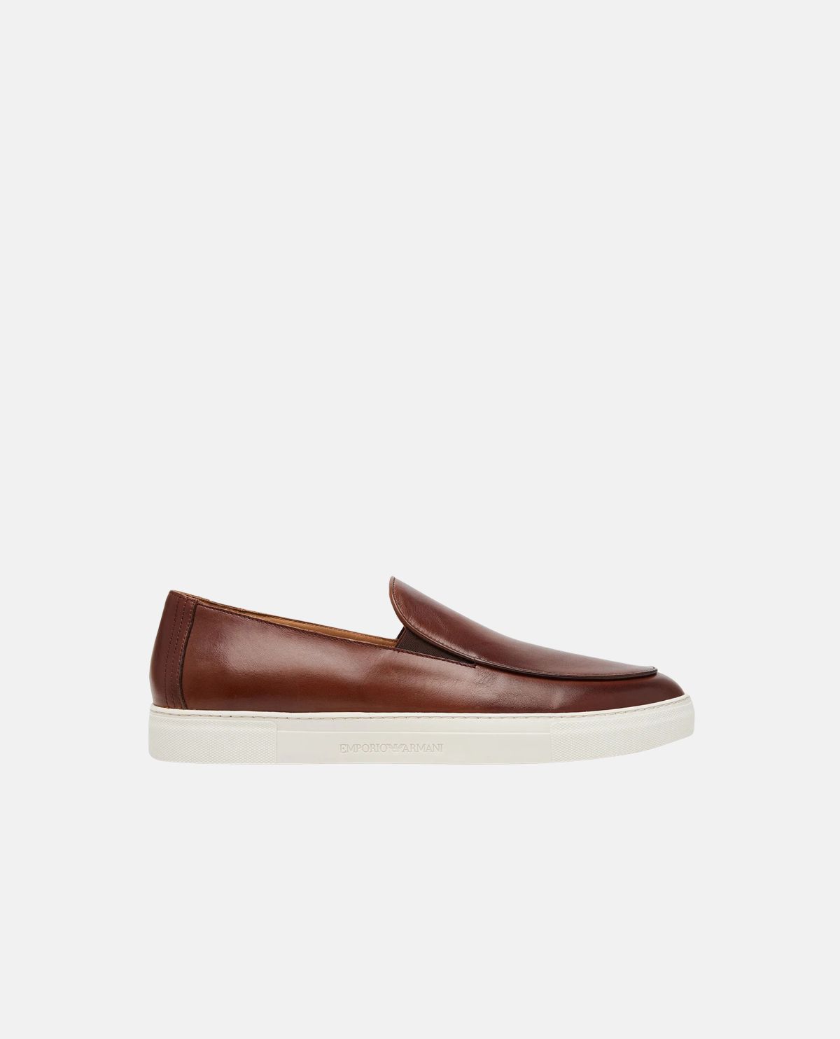 Giày slip-on da mũi tròn