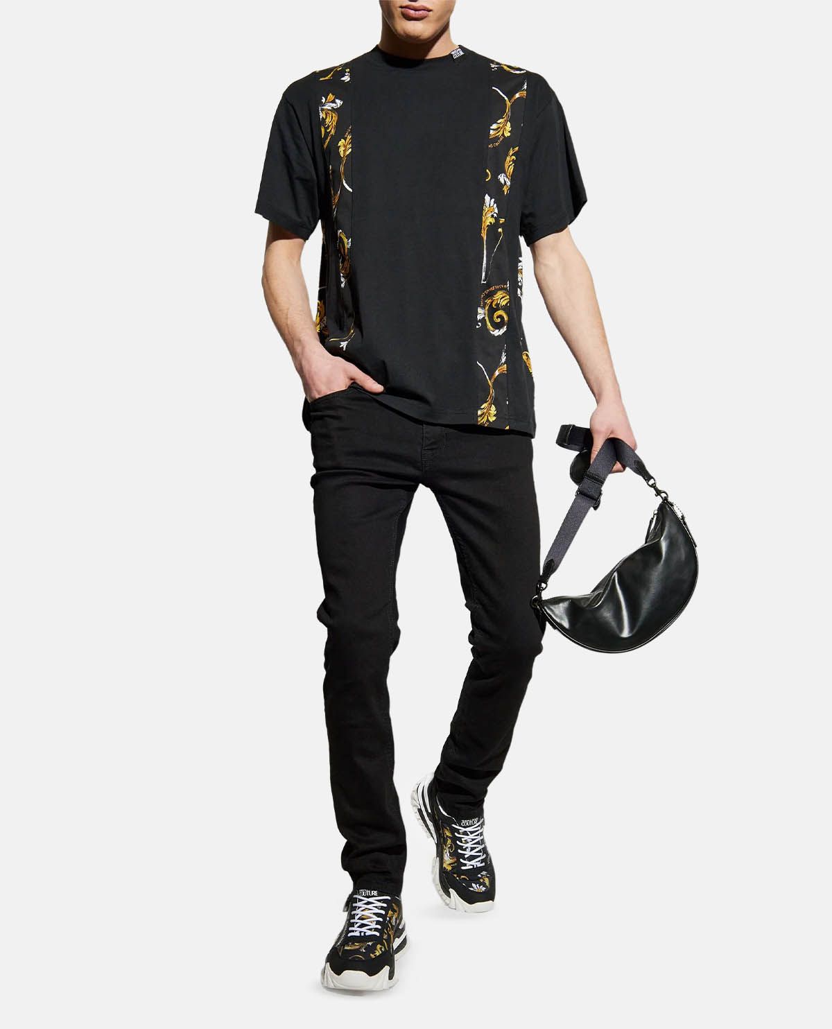 Quần jeans slim-fit phối patch V-Emblem