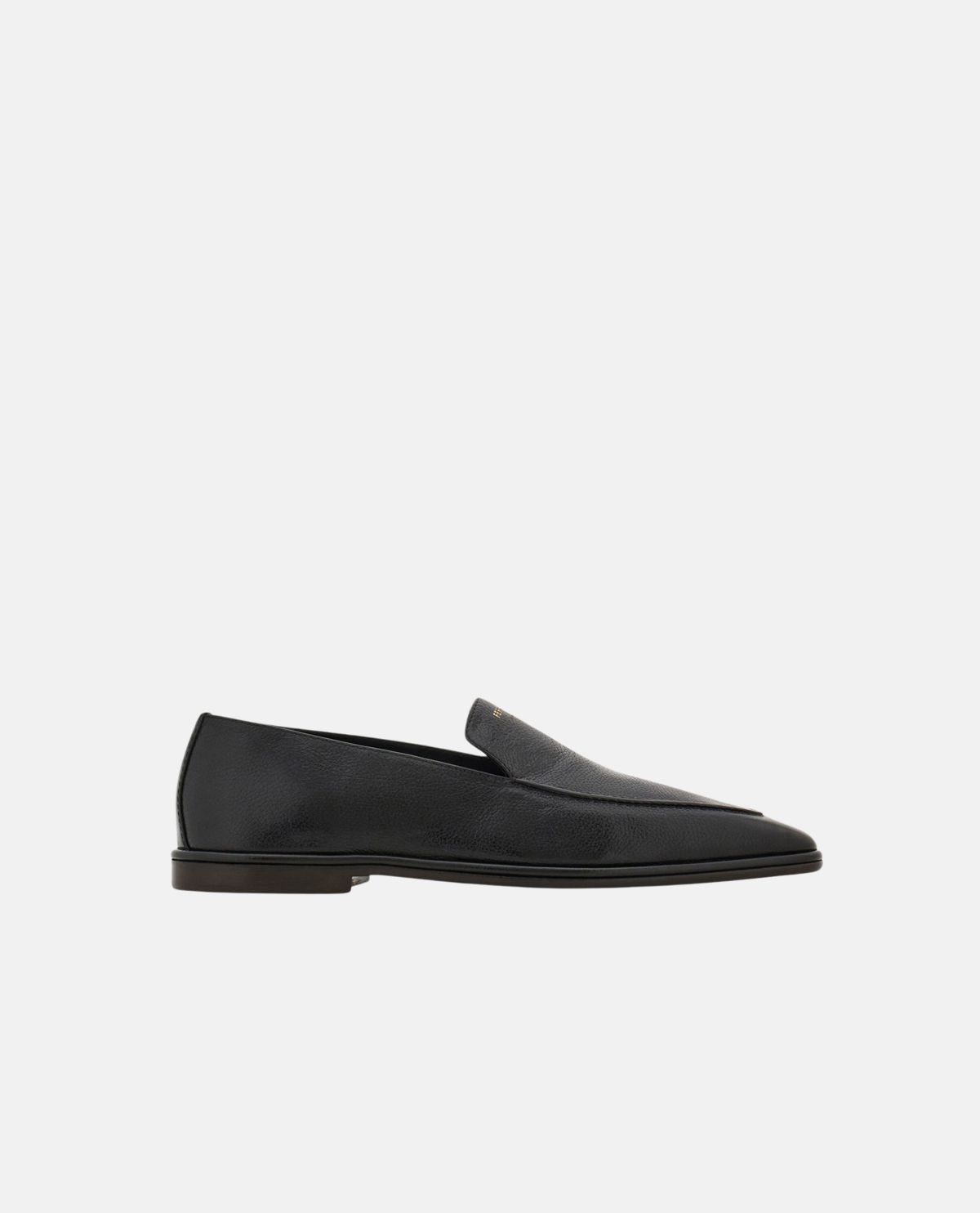 Giày loafer mũi vuông phối logo