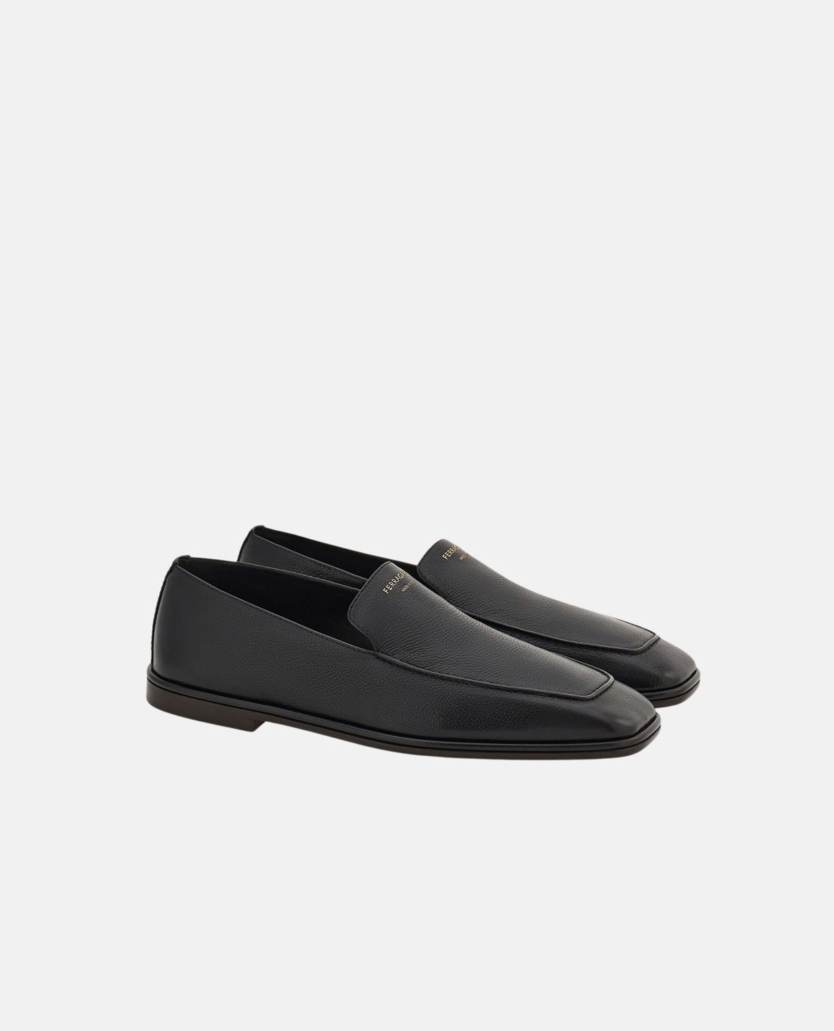 Giày loafer mũi vuông phối logo