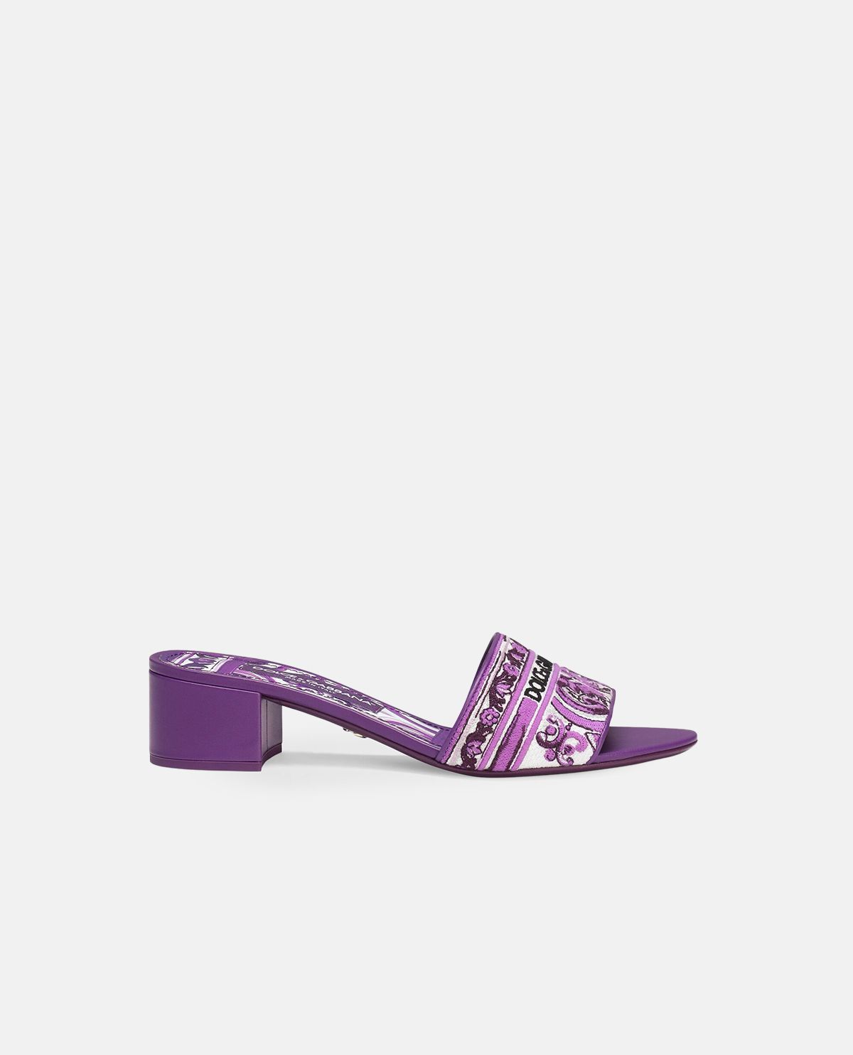 Giày sandal cao gót thêu họa tiết Maiolica