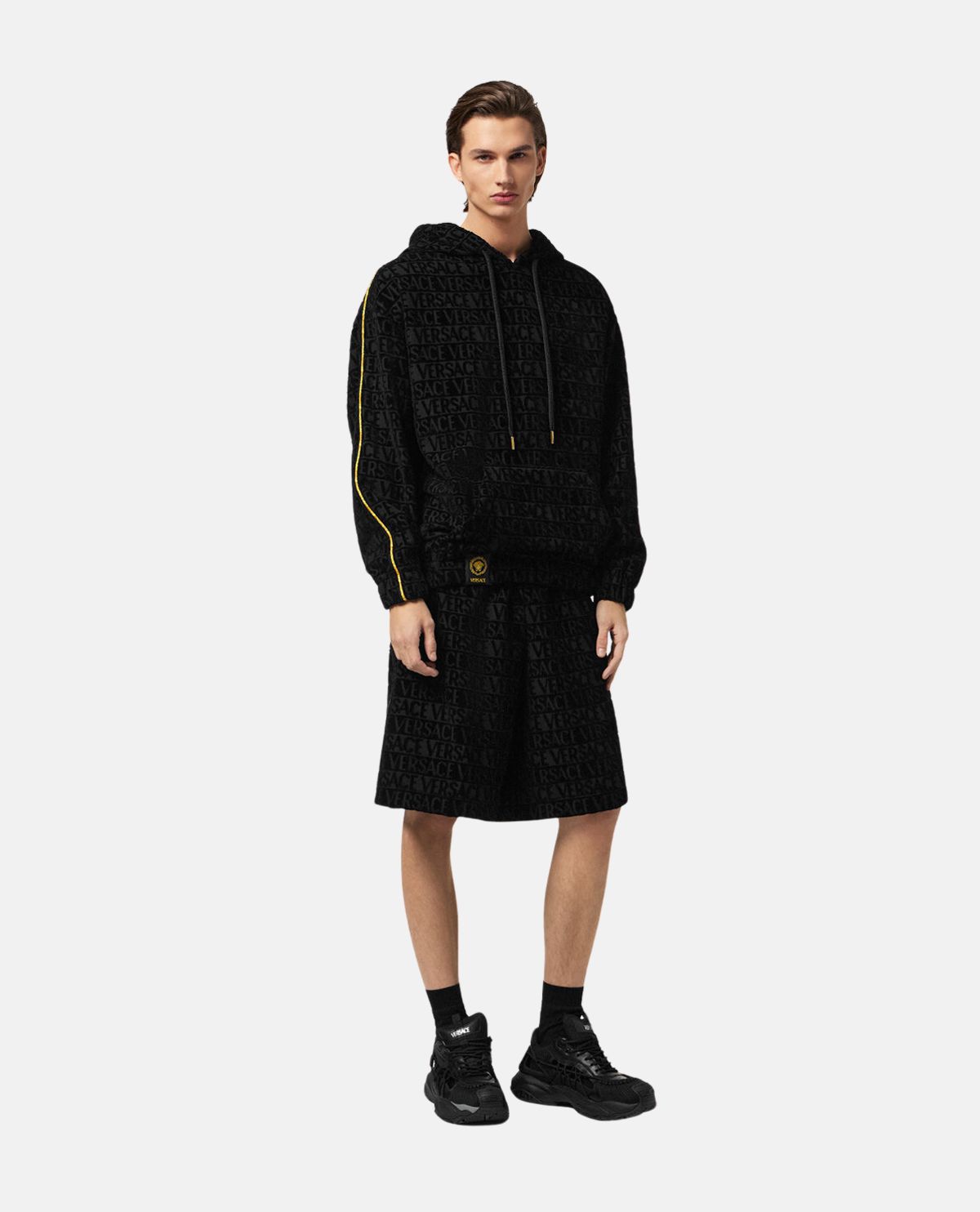 Áo hoodie tay dài I ♡ Baroque