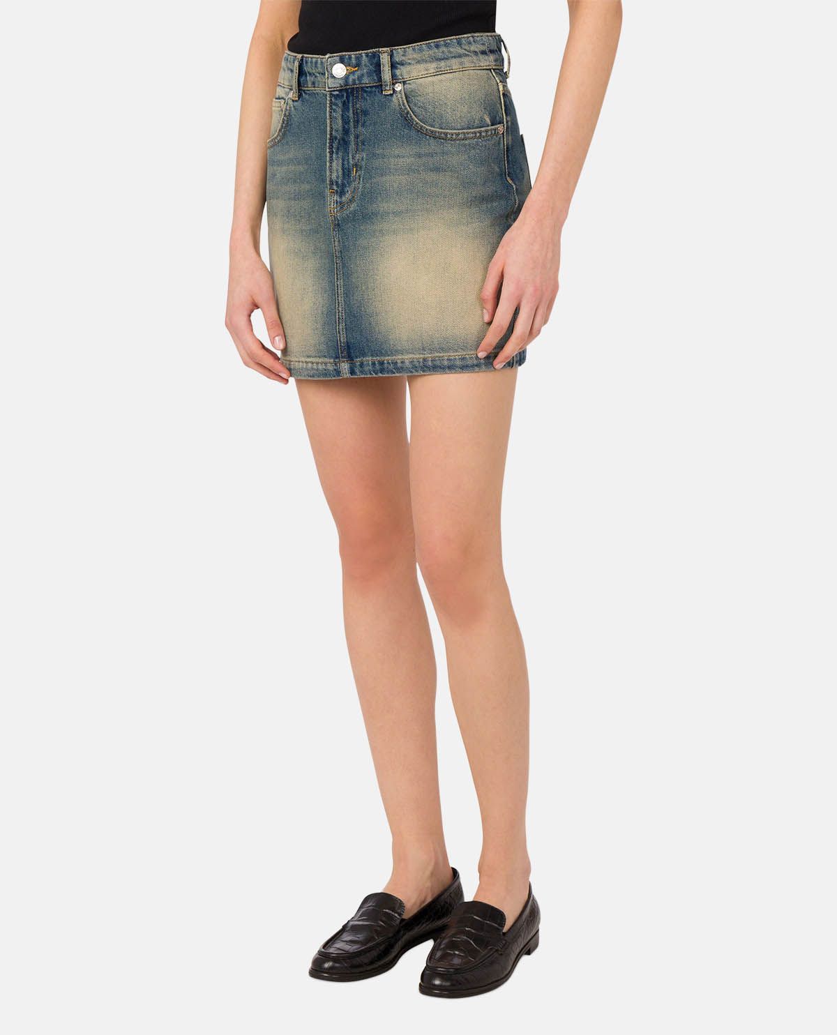 Chân váy denim dáng ngắn phối patch logo