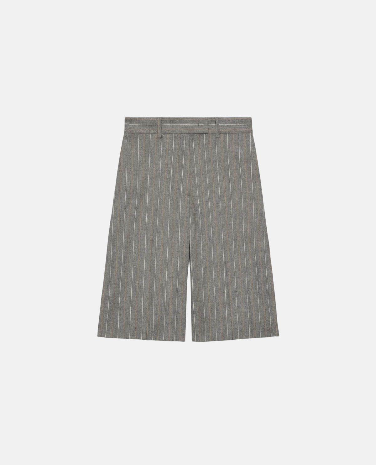 Quần short bermuda họa tiết kẻ sọc