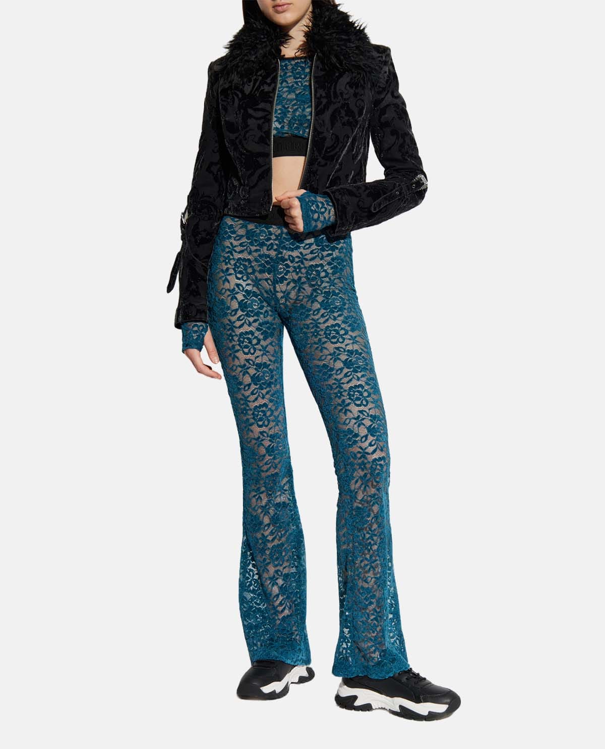 Áo croptop tay dài phối ren hoa