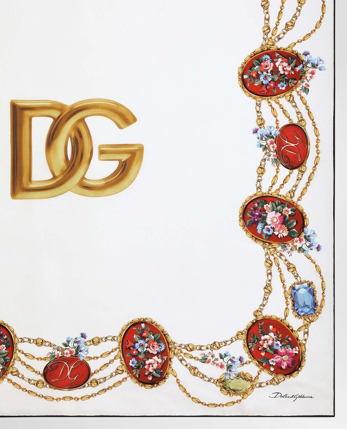 Khăn lụa phối logo DG