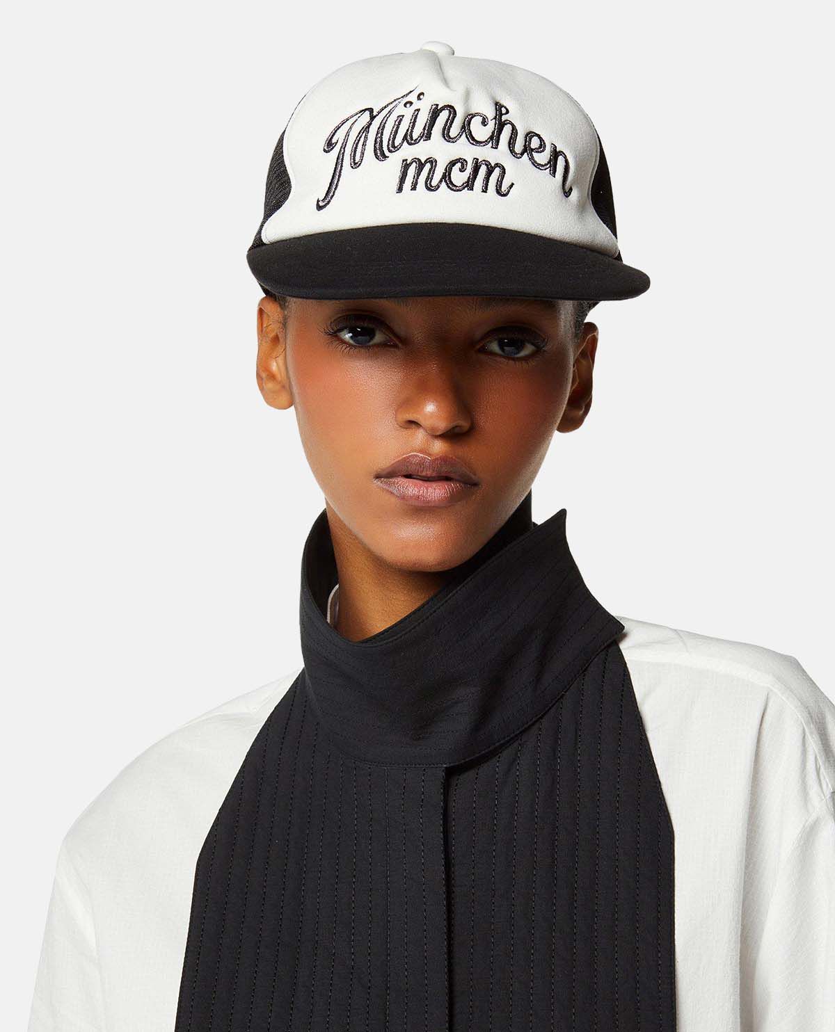 Nón lưỡi trai trucker München MCM