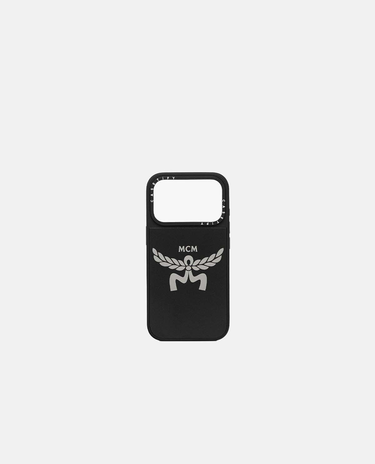 Ốp iPhone 17 Pro phối logo MCM X CASETiFY