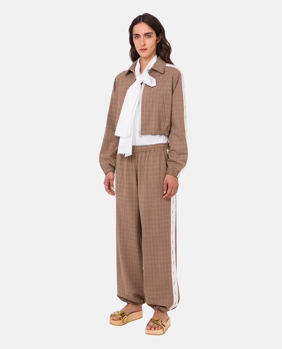 Quần jogger lưng thun phối viền logo