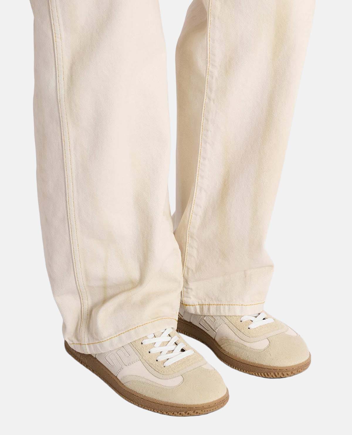 Giày thể thao Balmain Swan bằng da lộn