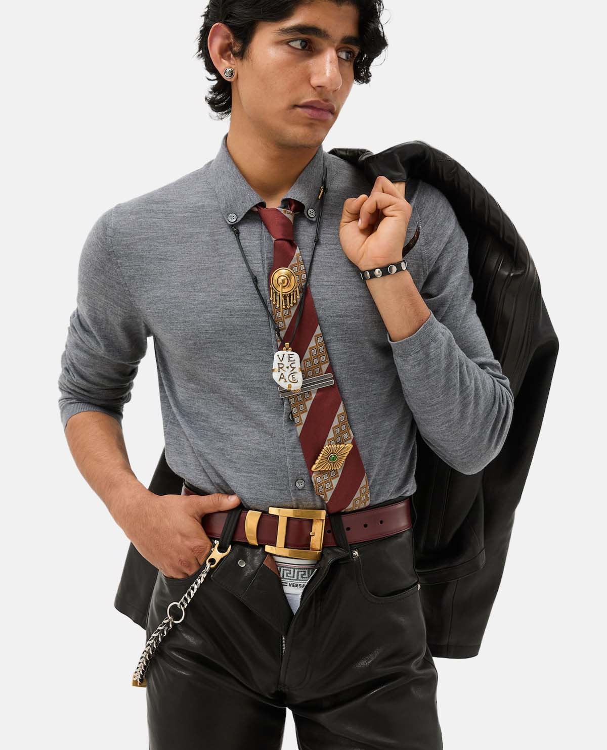 Áo cardigan len thêu logo