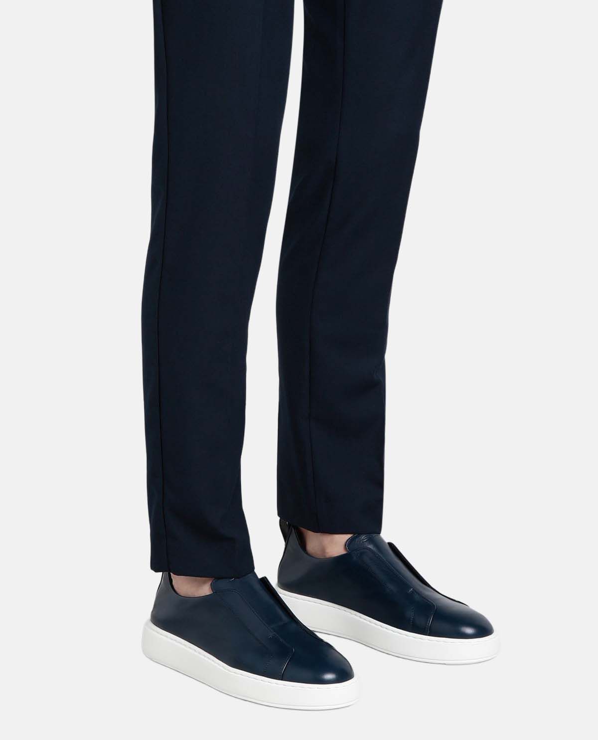 Giày slip-on da mũi tròn