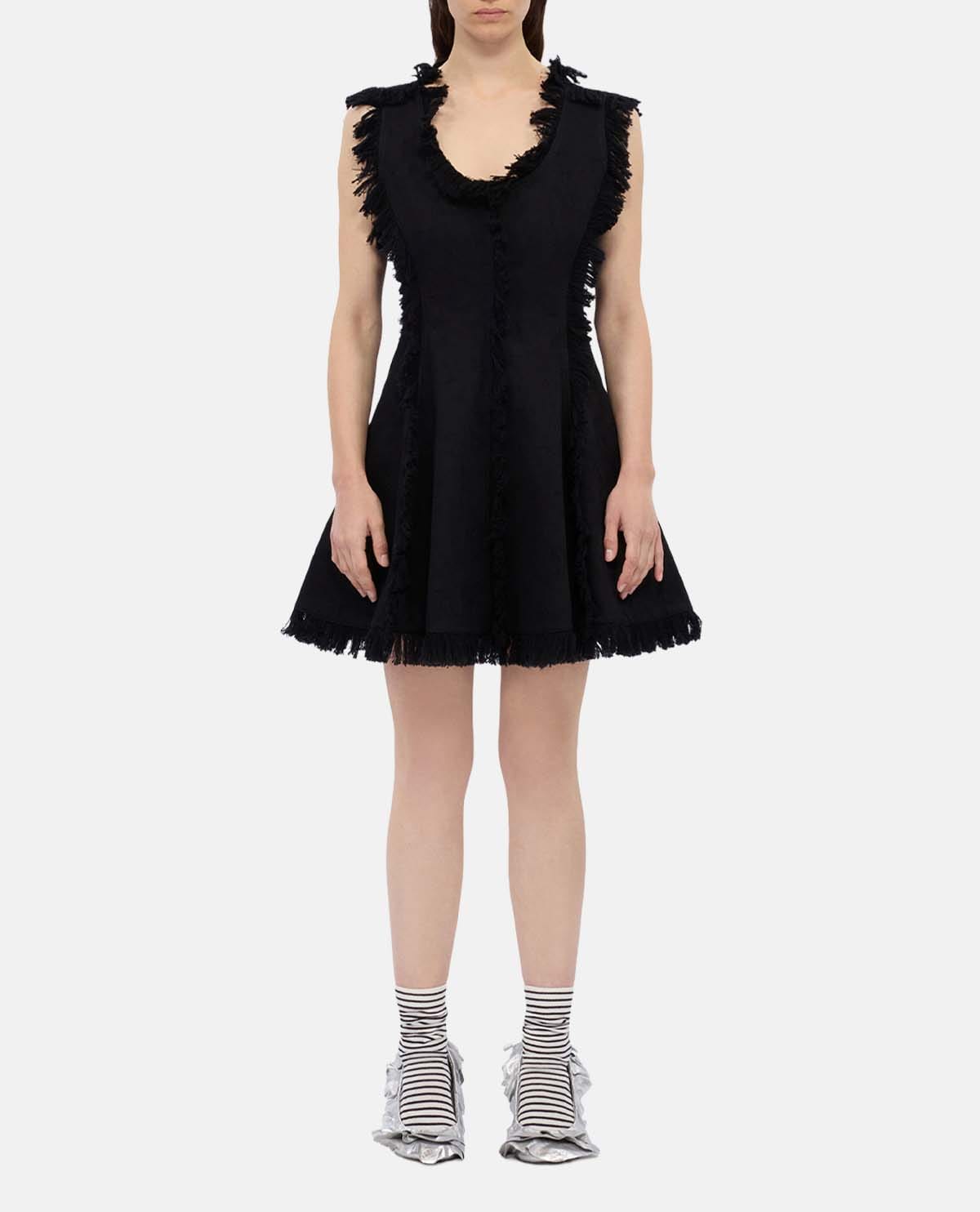 Đầm mini viền tua rua
