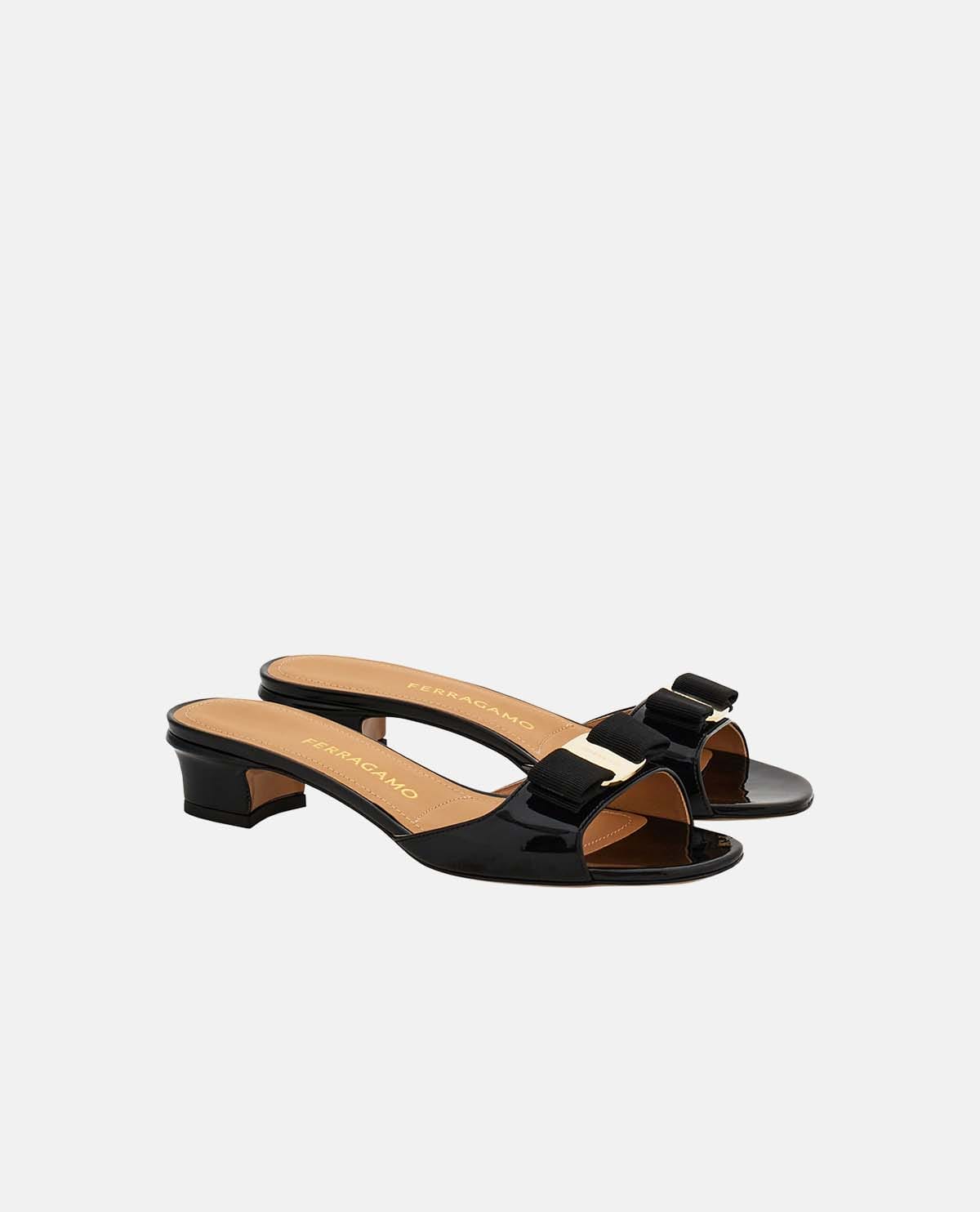 Giày sandal cao gót đính nơ Vara