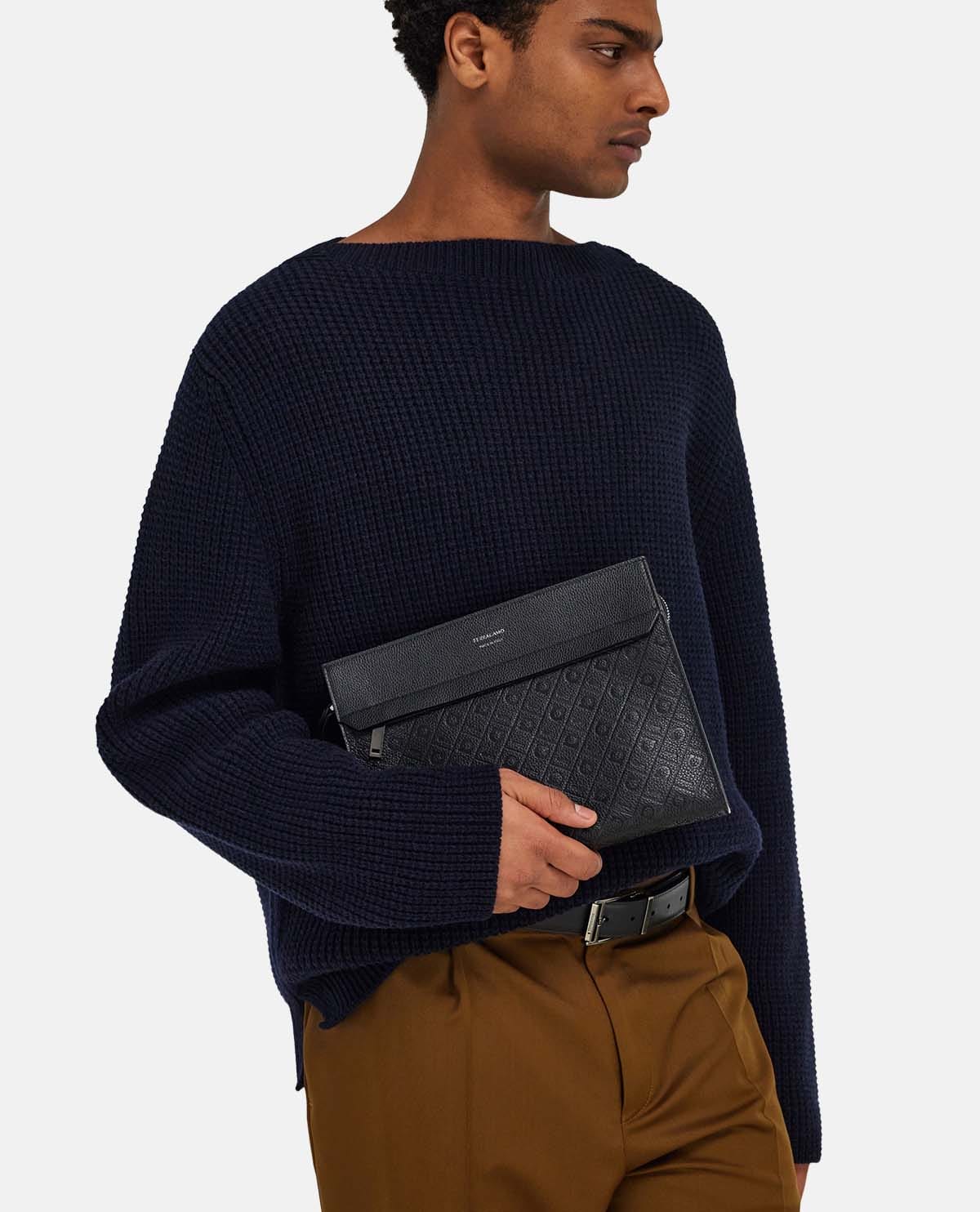Ví cầm tay họa tiết Ferragamo Monogram