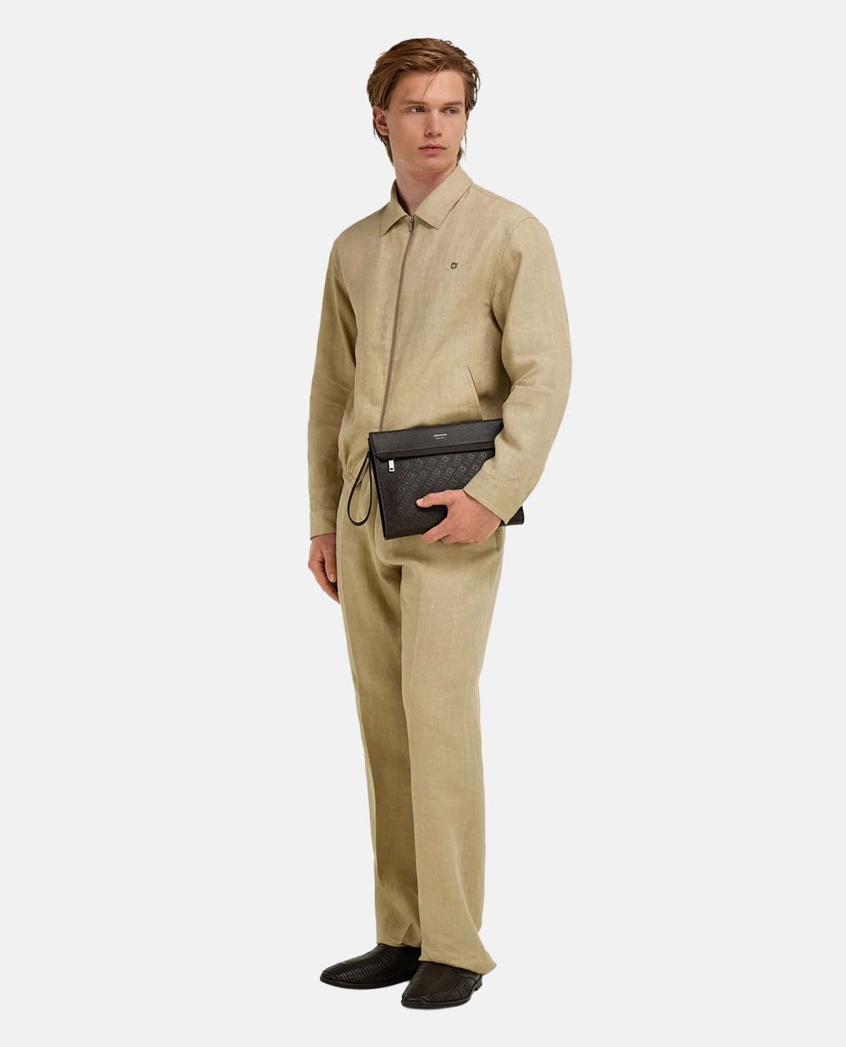 Ví cầm tay họa tiết Ferragamo Monogram