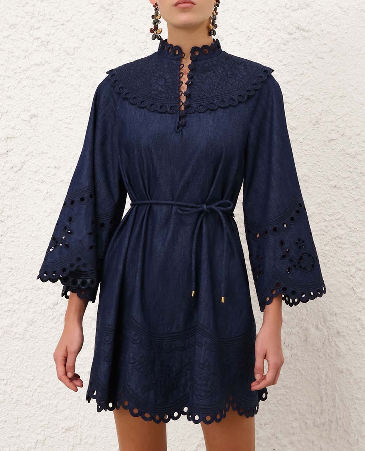 Đầm ngắn denim thêu viền Mahon