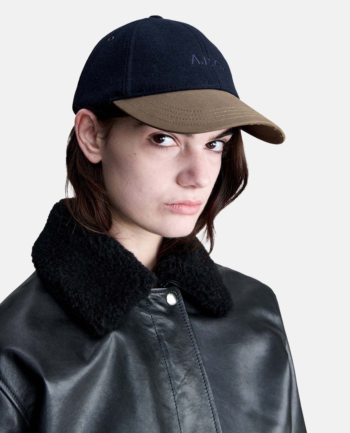 Nón lưỡi trai thêu logo A.P.C.